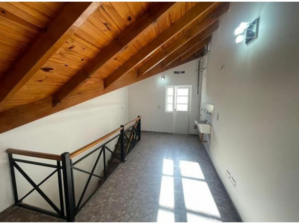 TRIPLEX APTO CREDITO COMPLEJO CERRADO CON SEGURIDAD Y AMENITIIES, BAJAS EXPENSAS