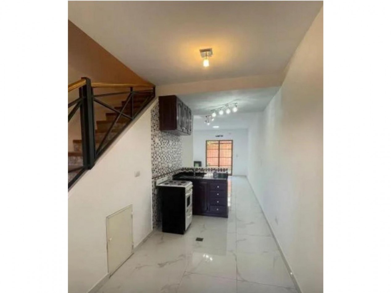 TRIPLEX APTO CREDITO COMPLEJO CERRADO CON SEGURIDAD Y AMENITIIES, BAJAS EXPENSAS