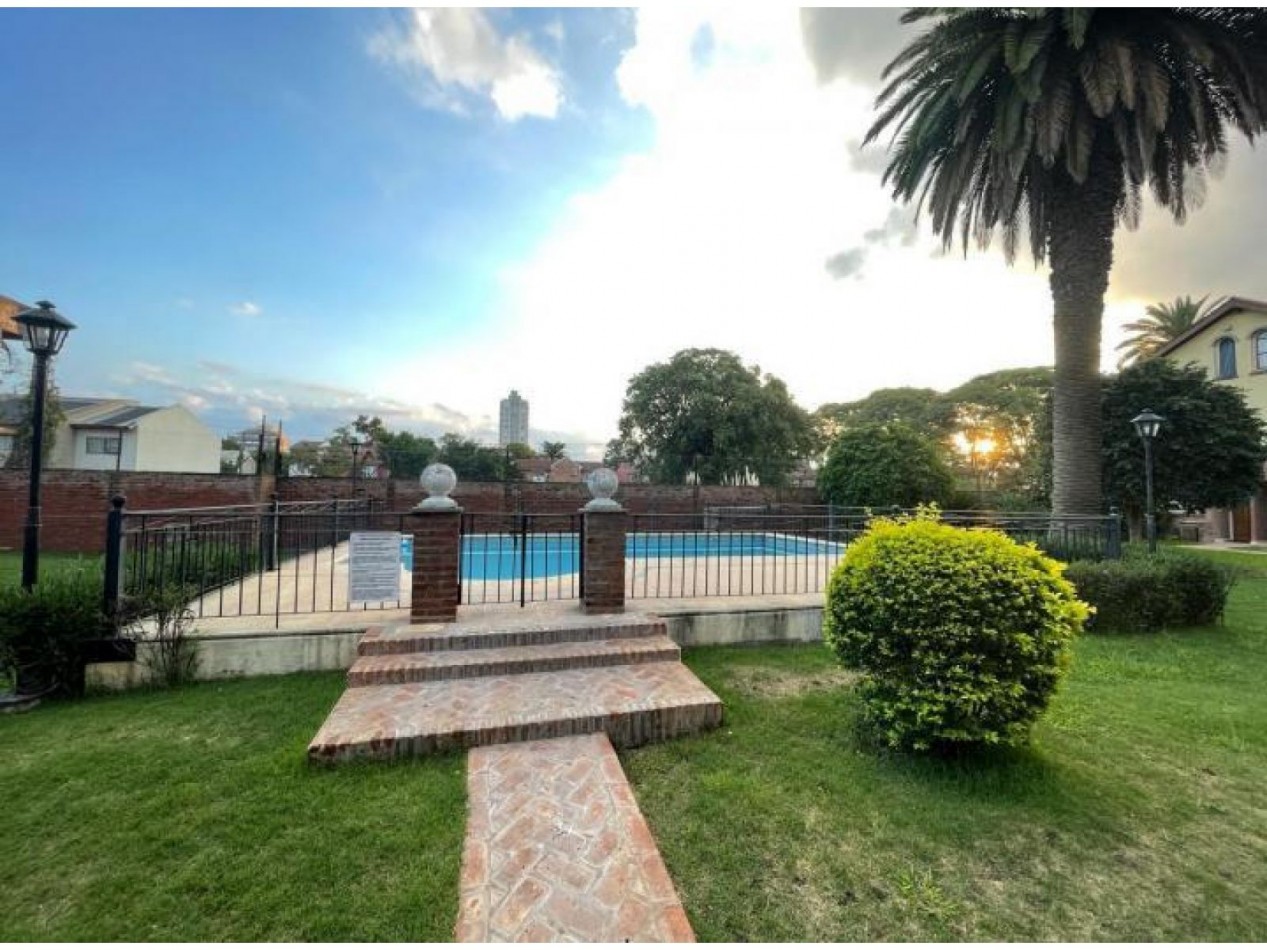 TRIPLEX APTO CREDITO COMPLEJO CERRADO CON SEGURIDAD Y AMENITIIES, BAJAS EXPENSAS