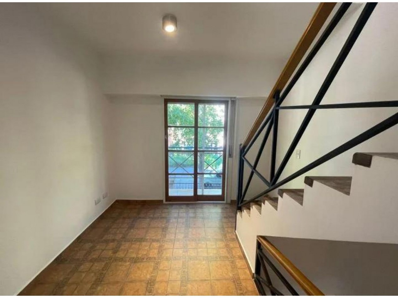 TRIPLEX APTO CREDITO COMPLEJO CERRADO CON SEGURIDAD Y AMENITIIES, BAJAS EXPENSAS