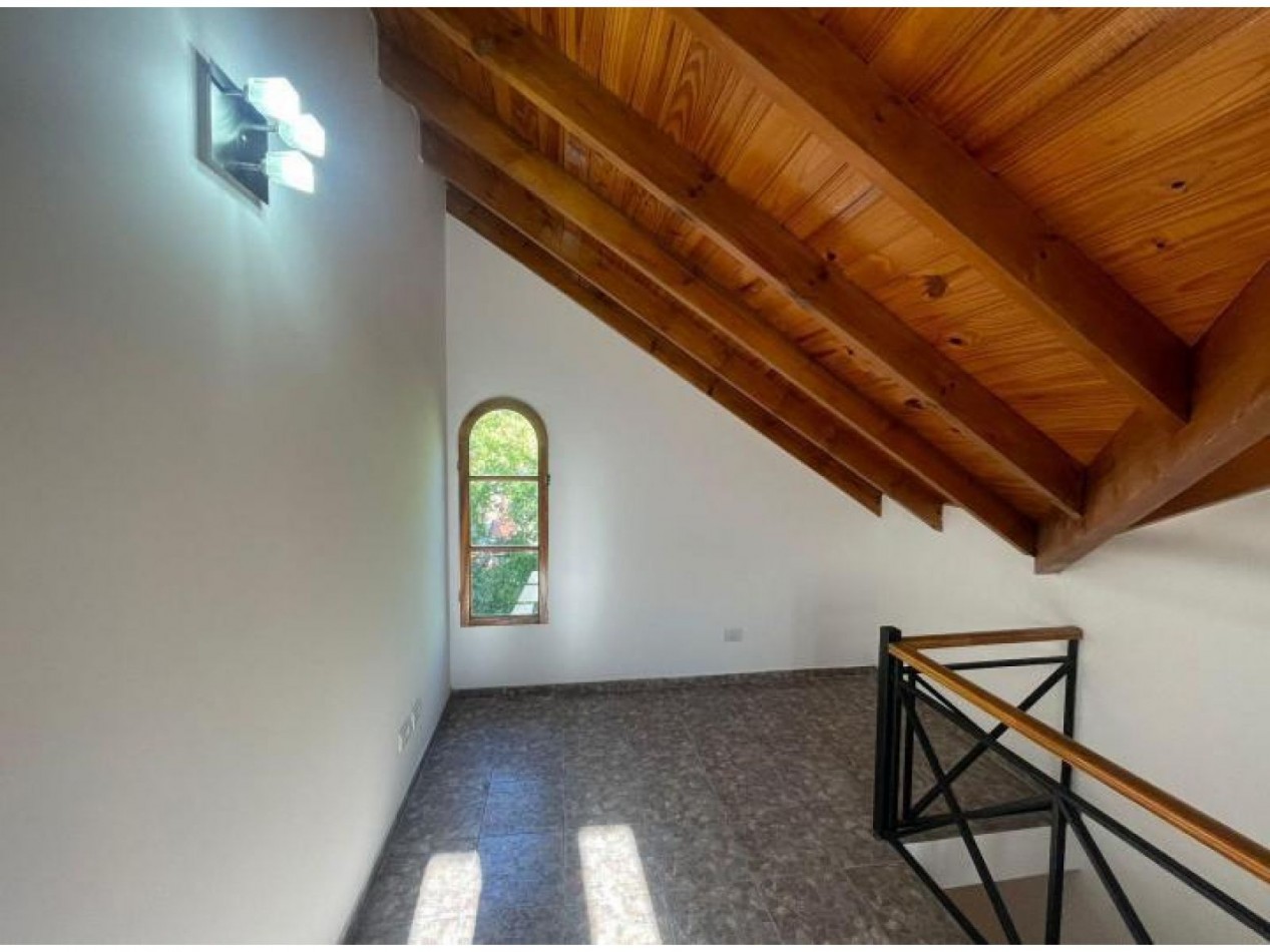 TRIPLEX APTO CREDITO COMPLEJO CERRADO CON SEGURIDAD Y AMENITIIES, BAJAS EXPENSAS