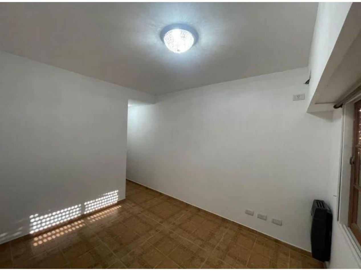 TRIPLEX APTO CREDITO COMPLEJO CERRADO CON SEGURIDAD Y AMENITIIES, BAJAS EXPENSAS