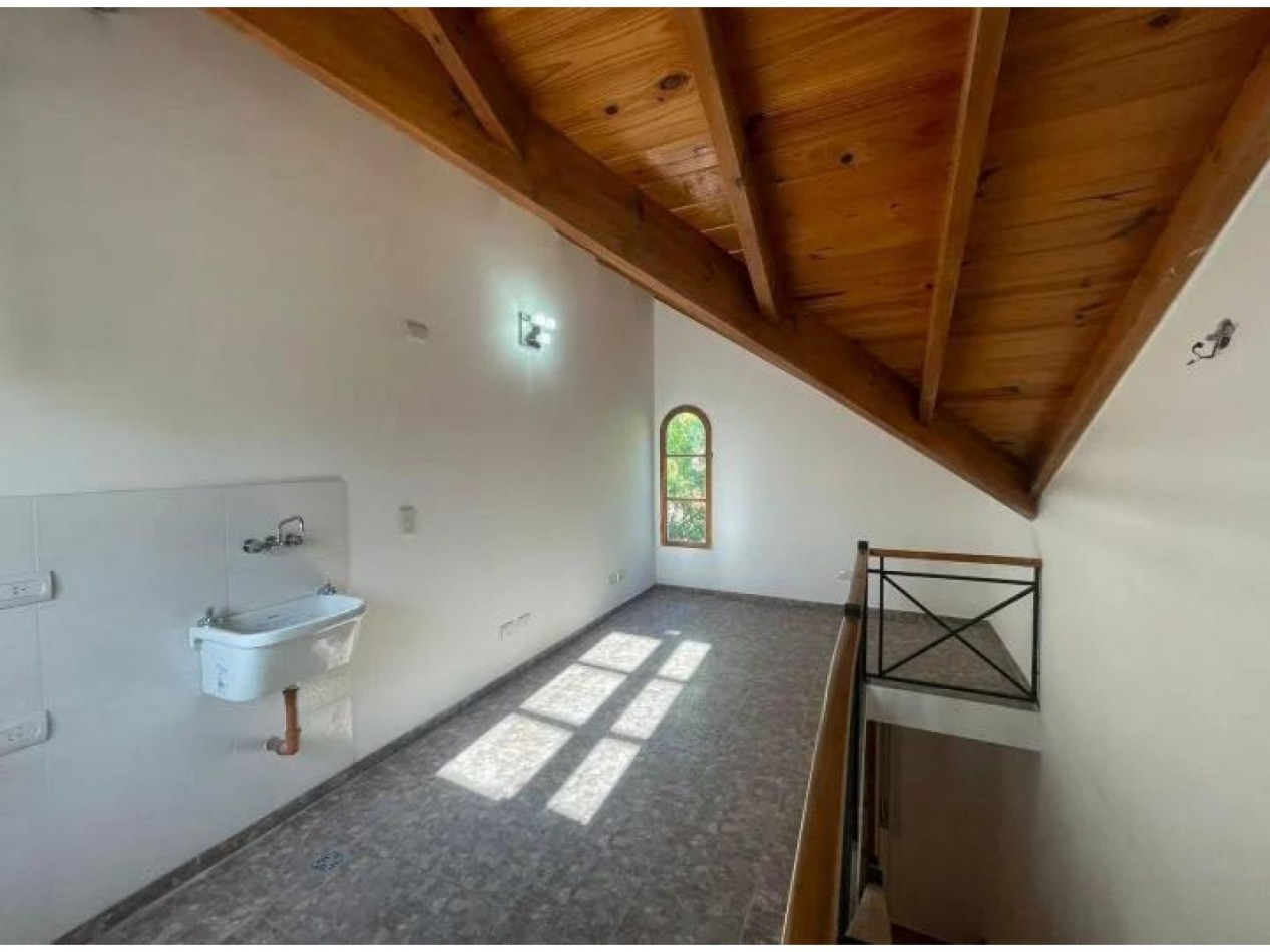 TRIPLEX APTO CREDITO COMPLEJO CERRADO CON SEGURIDAD Y AMENITIIES, BAJAS EXPENSAS