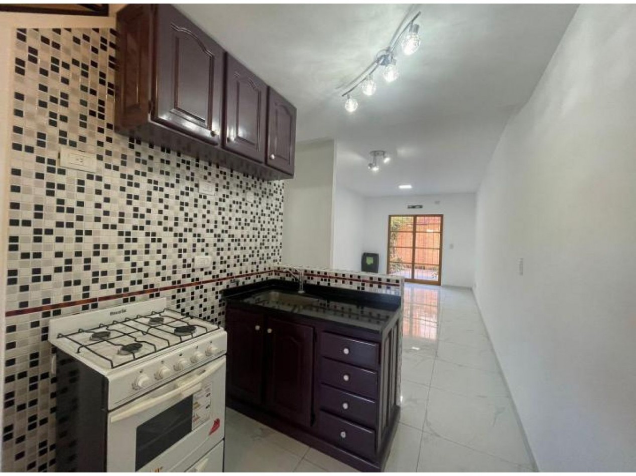 TRIPLEX APTO CREDITO COMPLEJO CERRADO CON SEGURIDAD Y AMENITIIES, BAJAS EXPENSAS