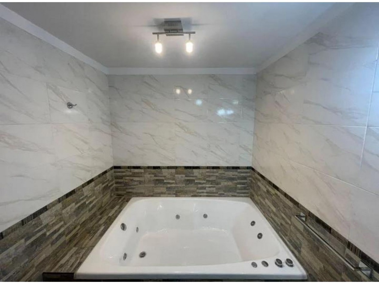 TRIPLEX APTO CREDITO COMPLEJO CERRADO CON SEGURIDAD Y AMENITIIES, BAJAS EXPENSAS