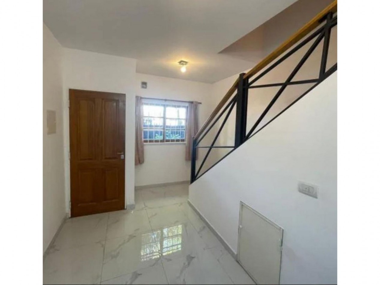 TRIPLEX APTO CREDITO COMPLEJO CERRADO CON SEGURIDAD Y AMENITIIES, BAJAS EXPENSAS
