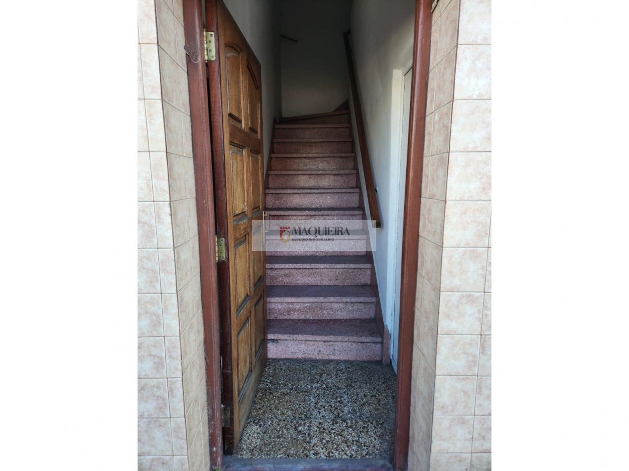 VENTA EN BLOCK-CASA EN DOS PLANTAS -SON 3 PH VIVIENDAS Y LOCAL COMERCIAL-COCHERA-TERRAZA