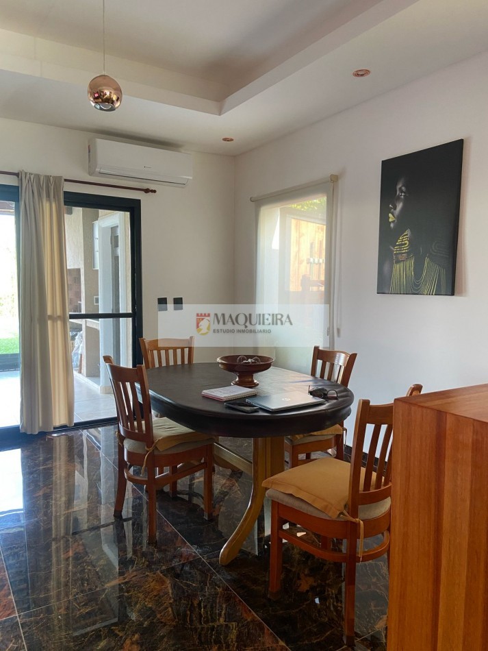 Casa -VENTA-Pilar del Este-Barrio San Alfonso-3 dorm(1suite-vestidor)-Parrilla.Pileta y cochera.Posib. compra con muebles.