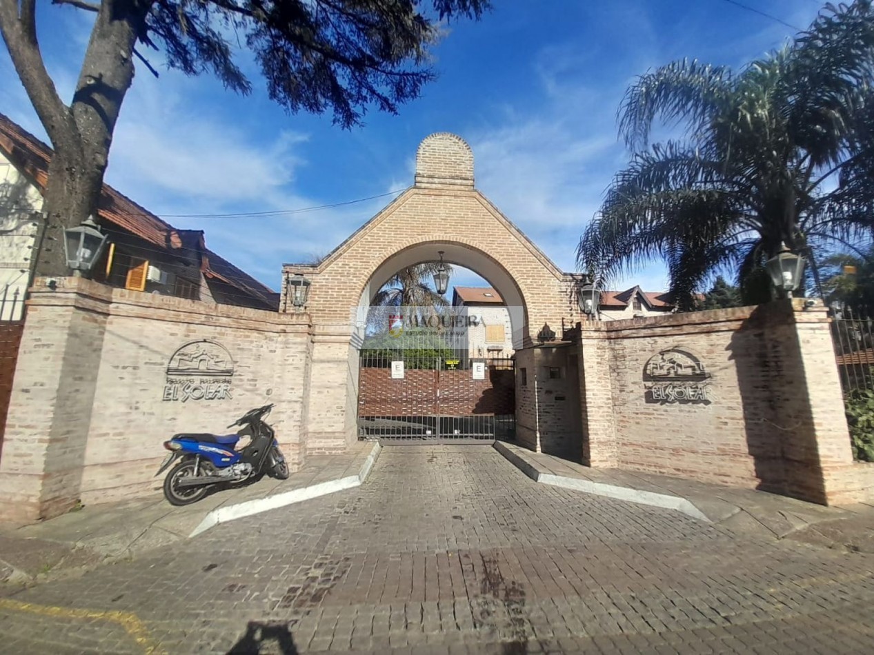 APTO CREDITO Triplex 3 dorm +playroom-Barrio Cerrado El Solar -San Miguel