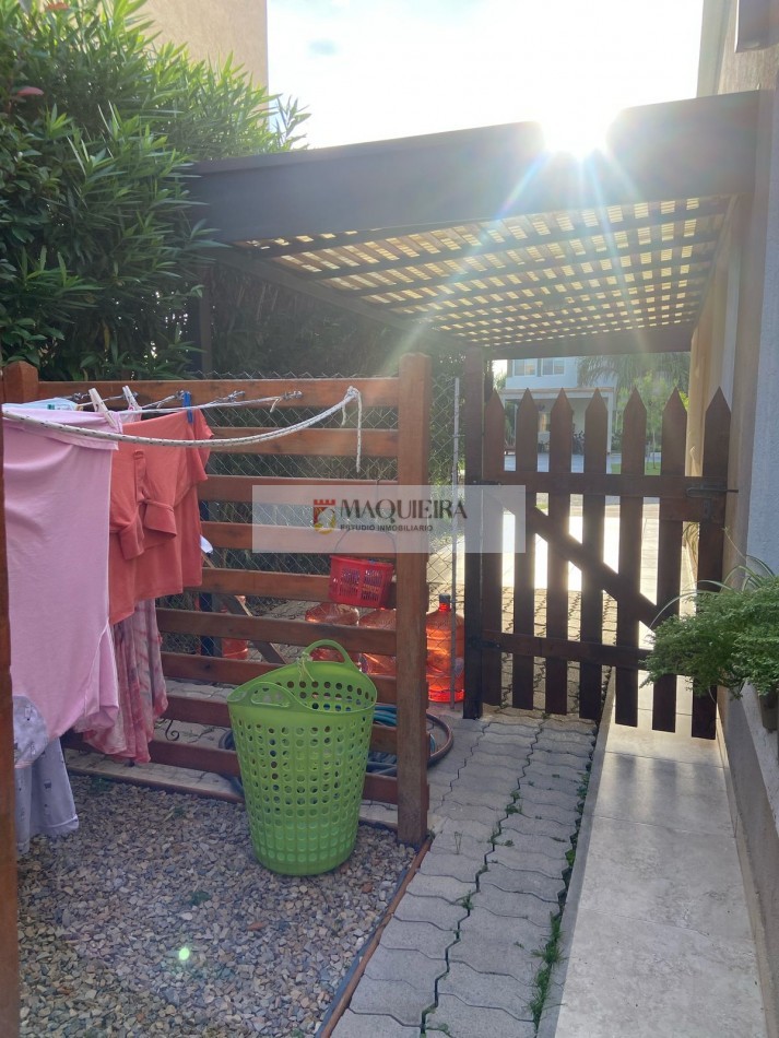 Casa -VENTA-Pilar del Este-Barrio San Alfonso-3 dorm(1suite-vestidor)-Parrilla.Pileta y cochera.Posib. compra con muebles.