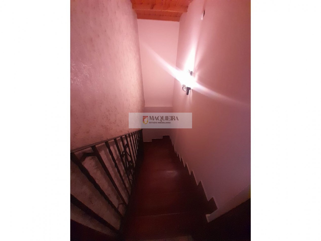 VENTA DE CASA APTA CREDITO EN JOSE C.PAZ-5AMB CON PATIO -2BAÑOSY 4COCHERAS
