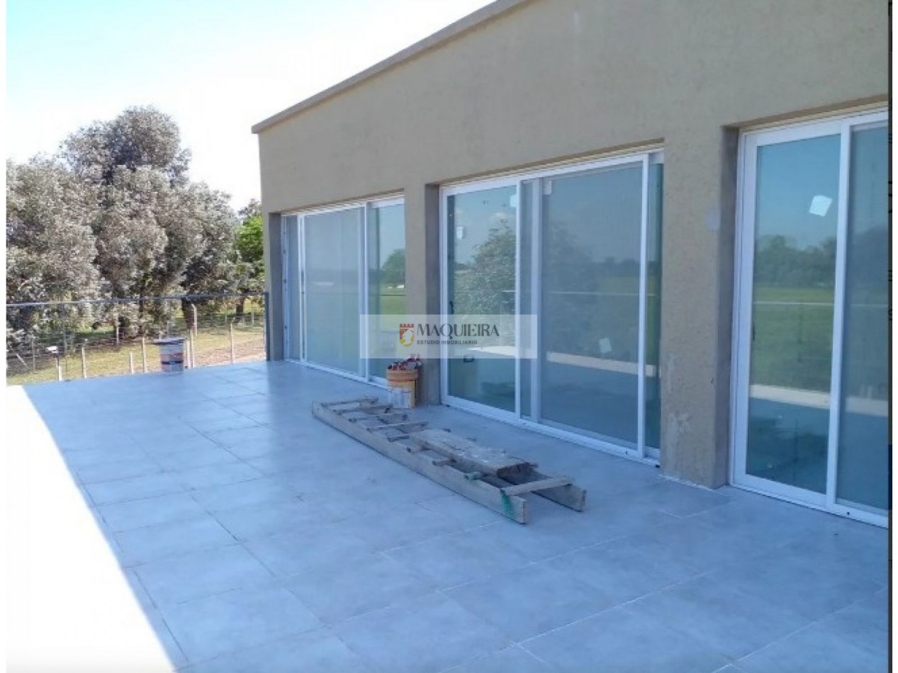 Casa En Venta 4 ambientes -190 m2 sobre un lote de 380 m2 aprox.-2 plantas