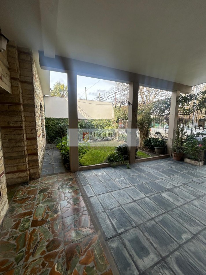 CASA EN VENTA-BELLA VISTA-ZONA RESIDENCIAL 