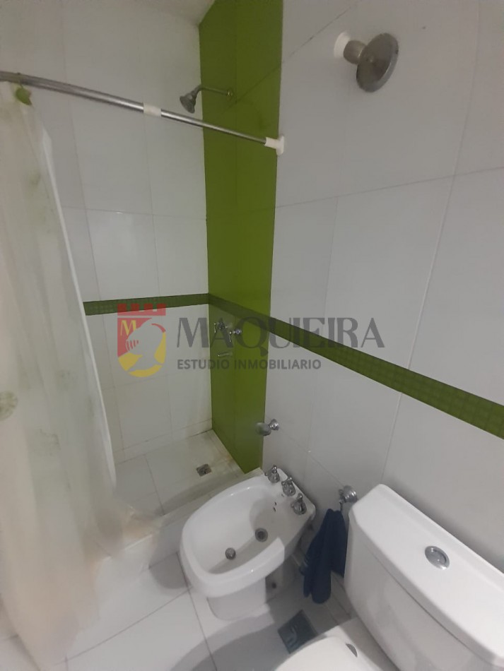 Casa en VENTA en Marcos Sastre 2200-1660mts2-2 propiedades-pileta y parque