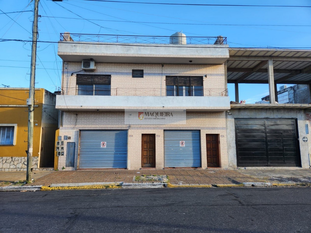 VENTA EN BLOCK-CASA EN DOS PLANTAS -SON 3 PH VIVIENDAS Y LOCAL COMERCIAL-COCHERA-TERRAZA