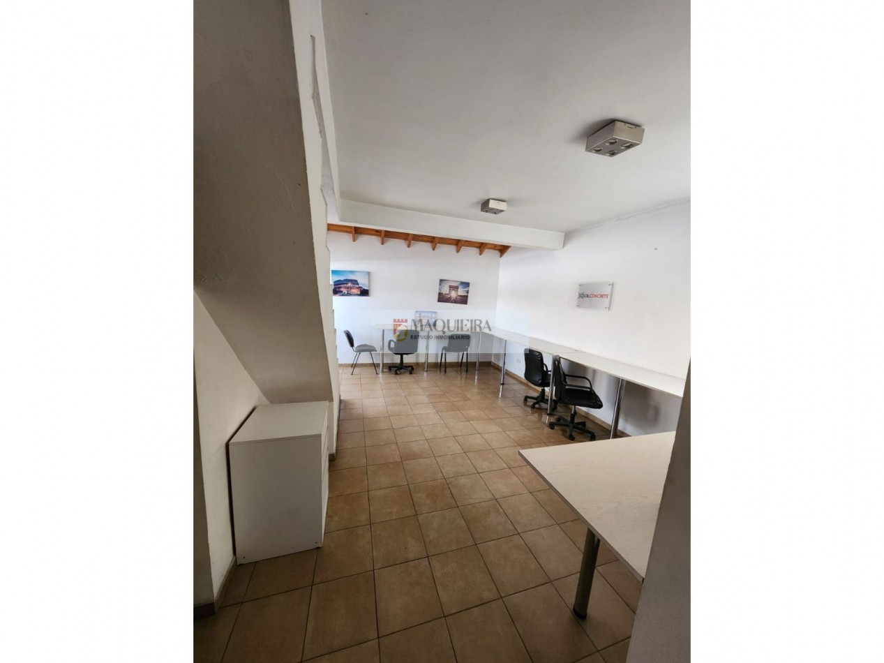VENTA EN BLOCK-CASA EN DOS PLANTAS -SON 3 PH VIVIENDAS Y LOCAL COMERCIAL-COCHERA-TERRAZA