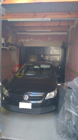 CASA EN PLENO CENTRO DE MUÑIZ, MUY BUEN ESTADO