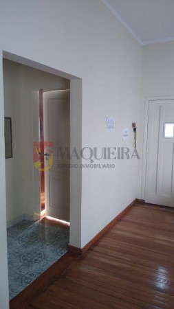 CASA EN PLENO CENTRO DE MUÑIZ, MUY BUEN ESTADO