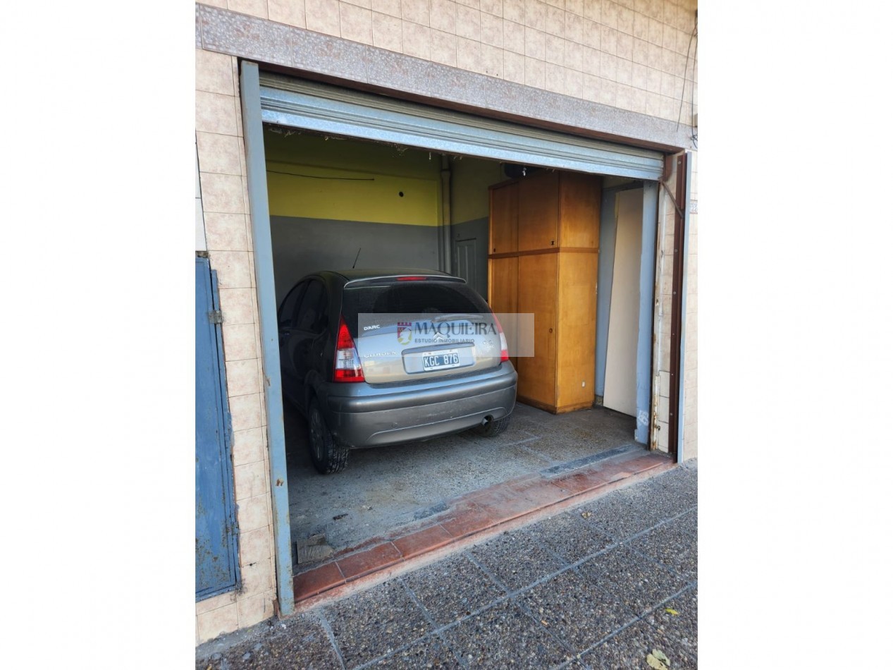 VENTA EN BLOCK-CASA EN DOS PLANTAS -SON 3 PH VIVIENDAS Y LOCAL COMERCIAL-COCHERA-TERRAZA