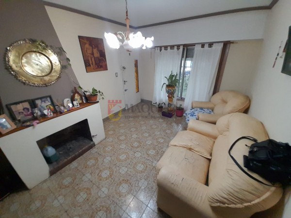CASA EN VENTA-BARRIO PARQUE ALVEAR-TORTUGUITAS
