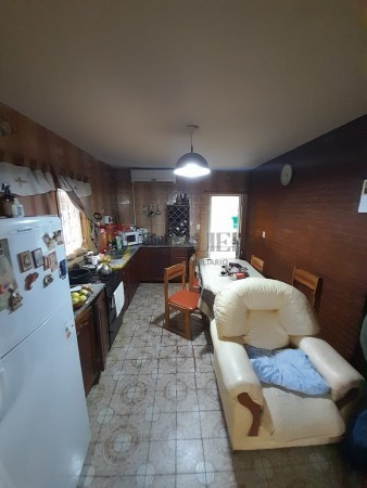 CASA EN VENTA-BARRIO PARQUE ALVEAR-TORTUGUITAS