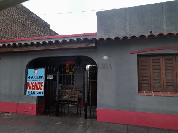 VENTA DE CASA EN BELLA VISTA -SENADOR MORON ALT.500