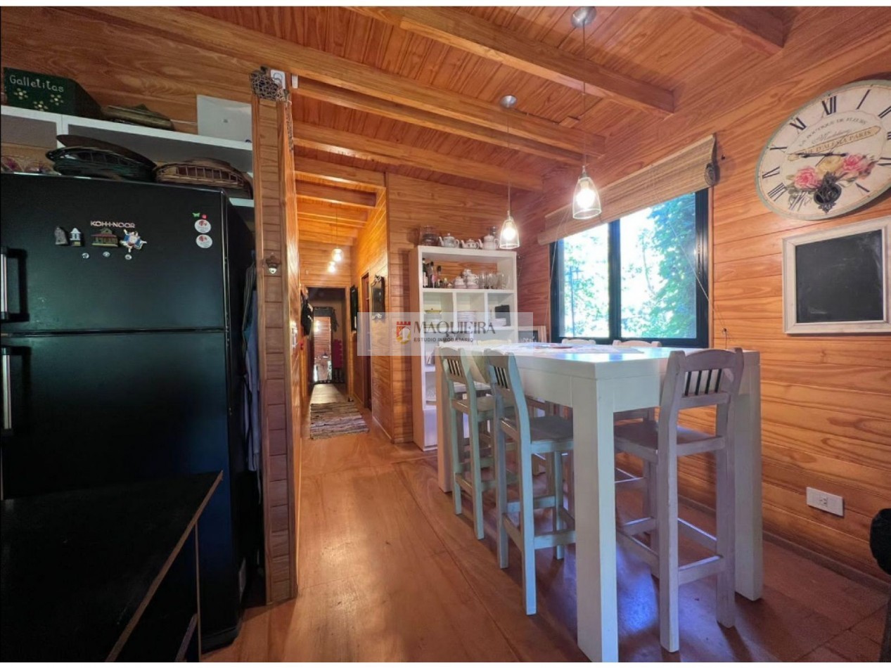 HERMOSA PROPIEDAD con amarre, ISLA DELTA TIGRE ! 5 AMB. 3 DORM. 1 EN SUITE.