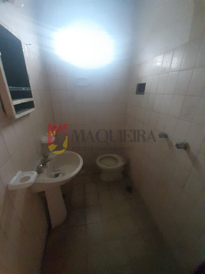 GALPON de 15x5 EN VENTA EN LOTE 20X55-ADEMAS TIENE IMPORTANTE VIVIENDA+QUINCHO+DPTO.DE 2AMB Y PQUE. C PILETA