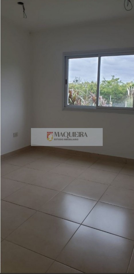 HERMOSA CASA EN UNA PLANTA A ESTRENAR!! 3 DORM. 1 EN SUITE, GALERIA CUBIERTA C/ PARRILLA, AMPLIO PARQUE