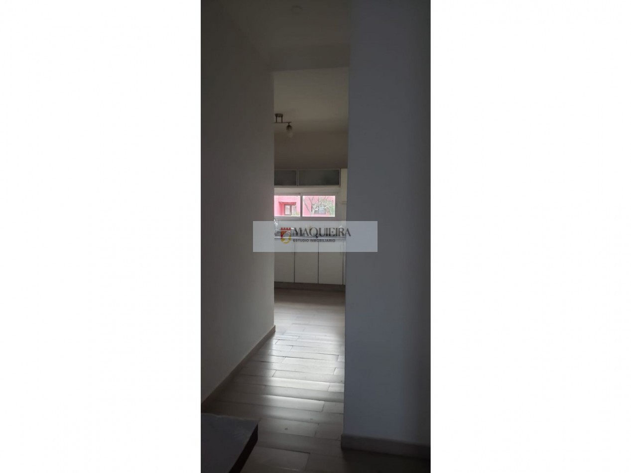 HERMOSA CASA 4 AMB. 3 DORM 1 EN SUITE C/VEST.