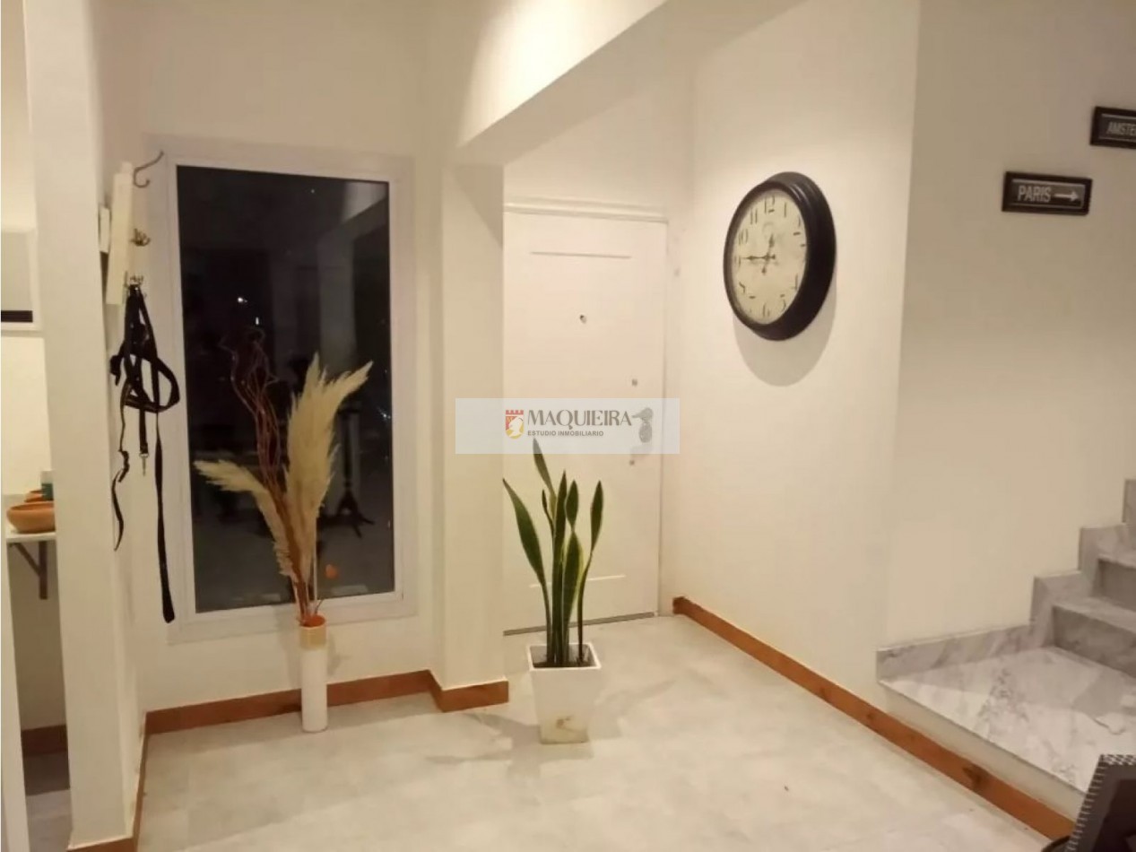 Casa En Venta 4 ambientes -190 m2 sobre un lote de 380 m2 aprox.-2 plantas