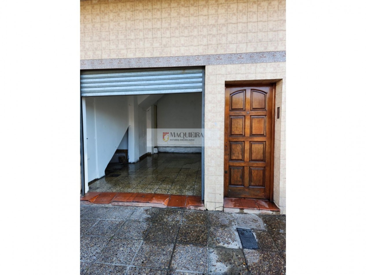 VENTA EN BLOCK-CASA EN DOS PLANTAS -SON 3 PH VIVIENDAS Y LOCAL COMERCIAL-COCHERA-TERRAZA