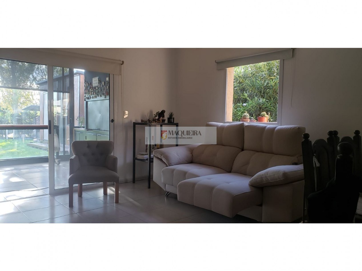 HERMOSA PROPIEDAD EN 1 PLANTA, 3 DORM. 1 SUITE C/VEST. PILETA.