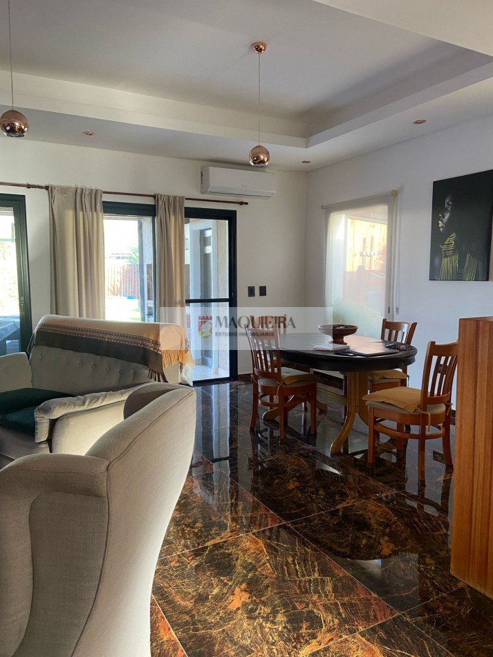 Casa -VENTA-Pilar del Este-Barrio San Alfonso-3 dorm(1suite-vestidor)-Parrilla.Pileta y cochera.Posib. compra con muebles.