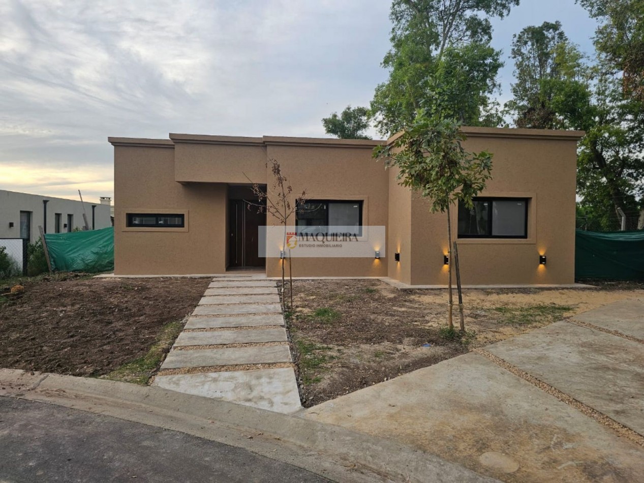 Casa en venta en Pilar del Este-Barrio Santa Lucia-3 dormitorios(1suite y vestidor)-Parrilla.