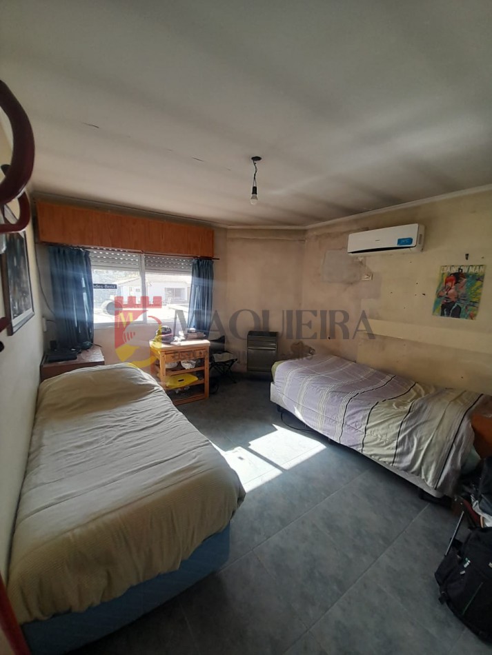 Casa en VENTA en Marcos Sastre 2200-1660mts2-2 propiedades-pileta y parque