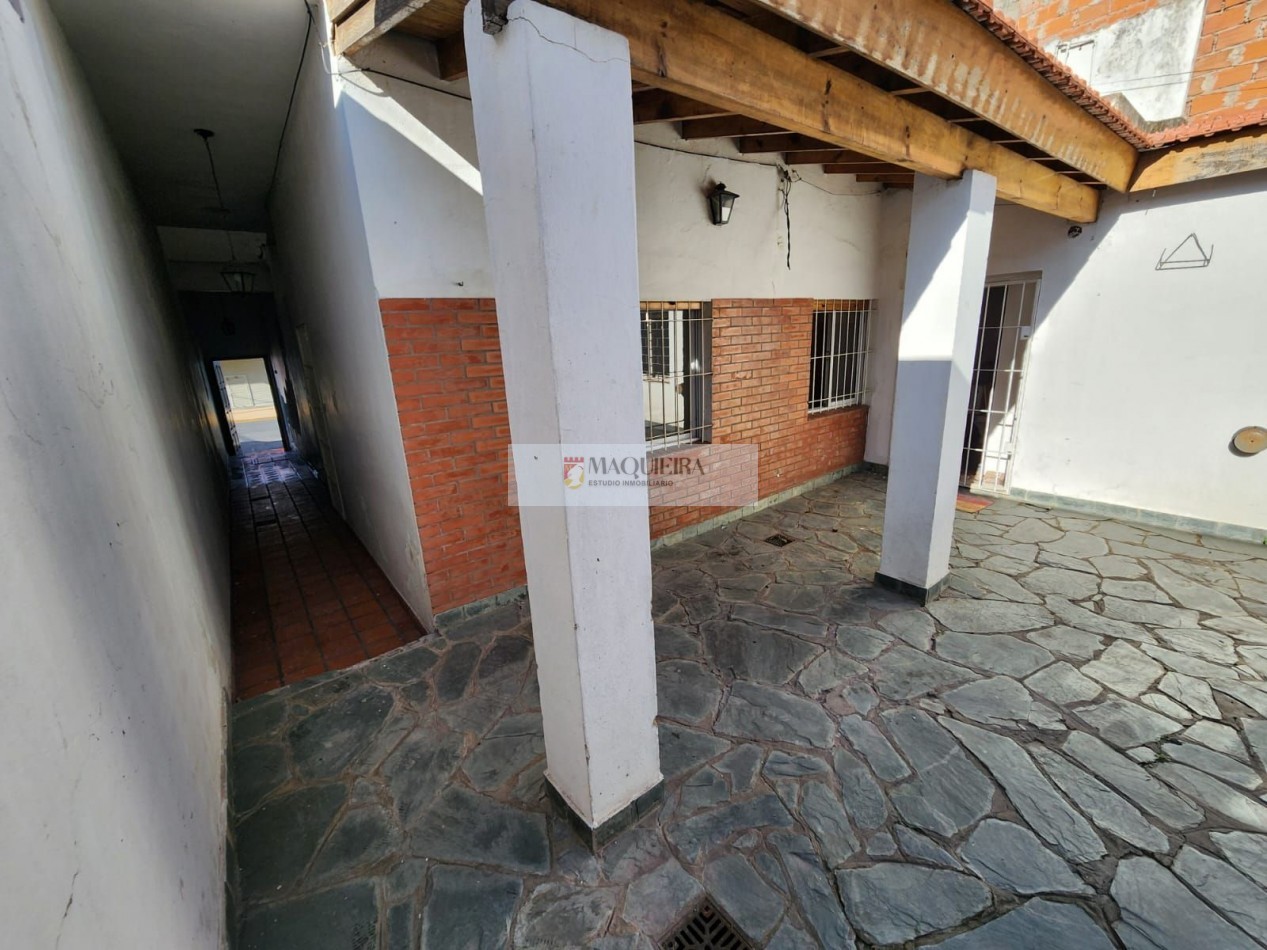 VENTA EN BLOCK-CASA EN DOS PLANTAS -SON 3 PH VIVIENDAS Y LOCAL COMERCIAL-COCHERA-TERRAZA