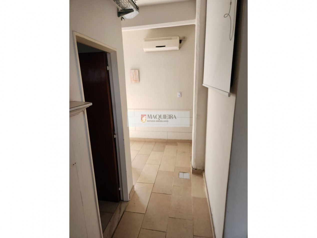 VENTA EN BLOCK-CASA EN DOS PLANTAS -SON 3 PH VIVIENDAS Y LOCAL COMERCIAL-COCHERA-TERRAZA