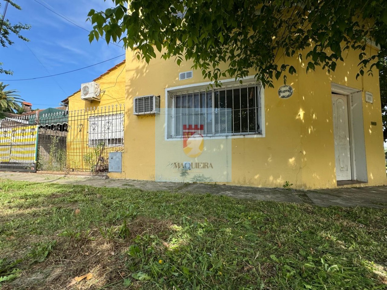 OPORTUNIDAD-CASA EN VENTA-BELLA VISTA 4AMB.
