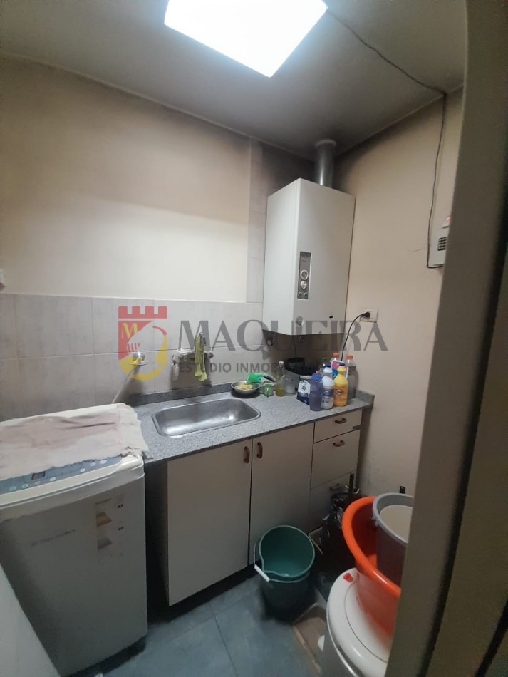 Casa en VENTA en Marcos Sastre 2200-1660mts2-2 propiedades-pileta y parque