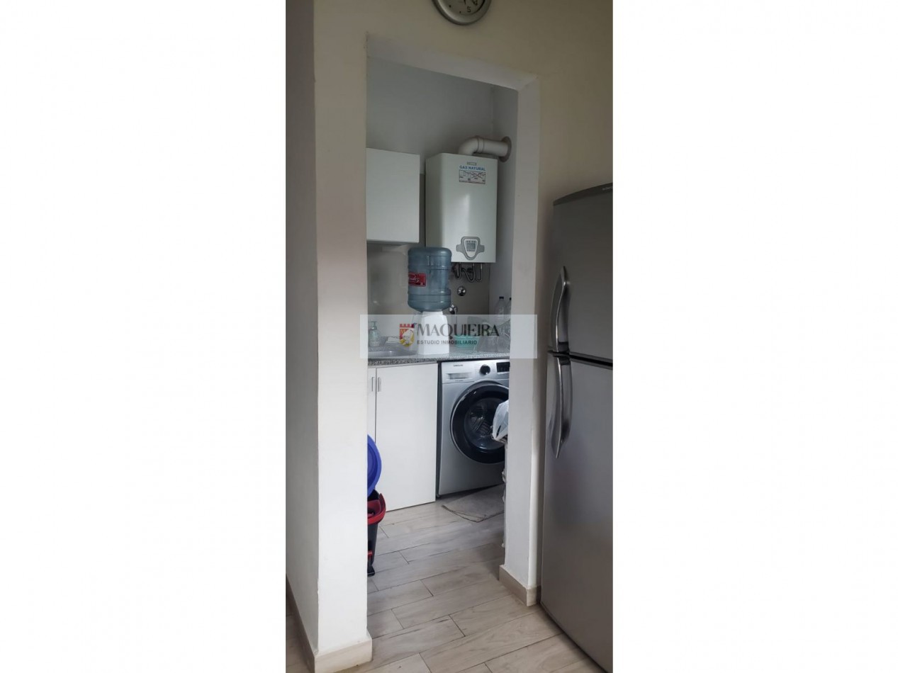 HERMOSA CASA 4 AMB. 3 DORM 1 EN SUITE C/VEST.