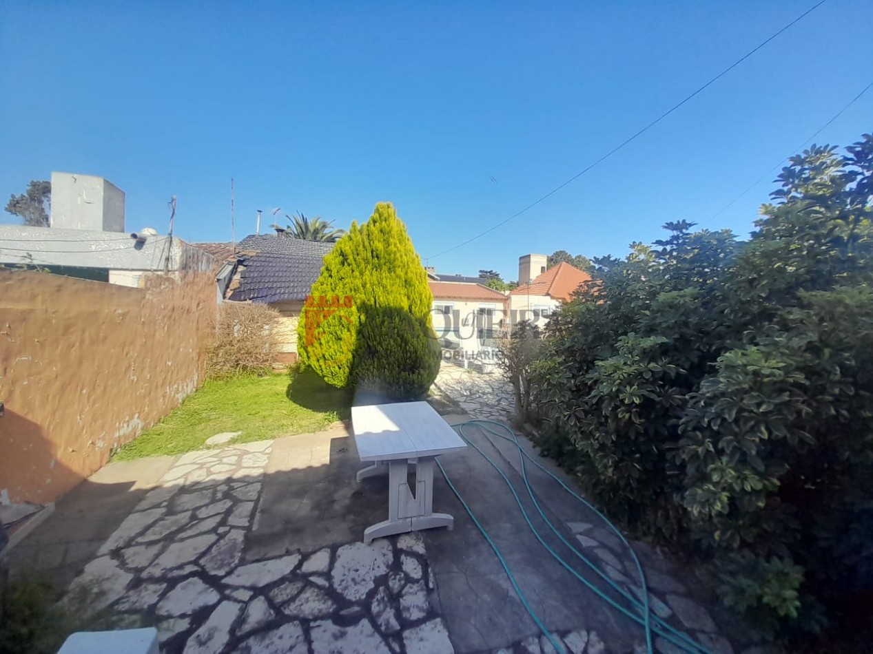 Casa en VENTA en Marcos Sastre 2200-1660mts2-2 propiedades-pileta y parque