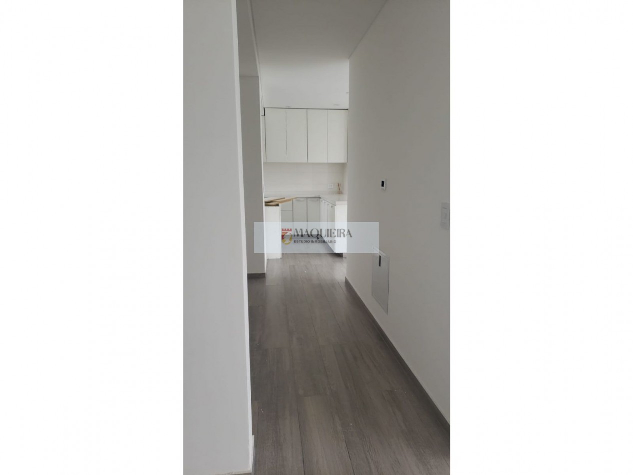 HERMOSA CASA DE4 AMBIENTES EN BARRIO SAN PABLO! 3 DORM. 1 EN SUITE C/VEST. GALERIA, AMPLIO PARQUE