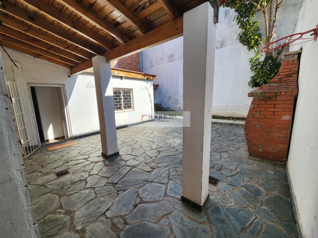 VENTA EN BLOCK-CASA EN DOS PLANTAS -SON 3 PH VIVIENDAS Y LOCAL COMERCIAL-COCHERA-TERRAZA