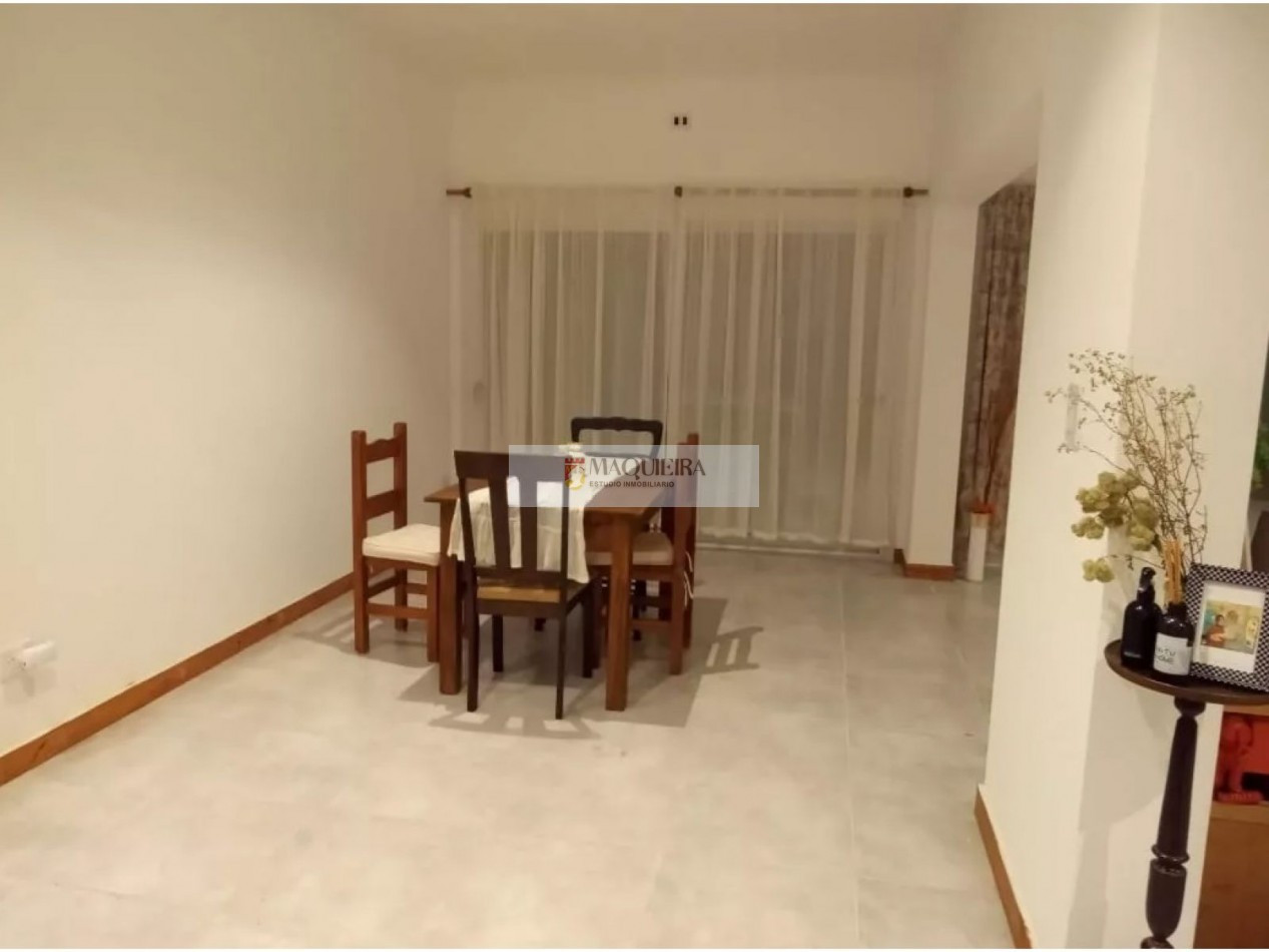 Casa En Venta 4 ambientes -190 m2 sobre un lote de 380 m2 aprox.-2 plantas