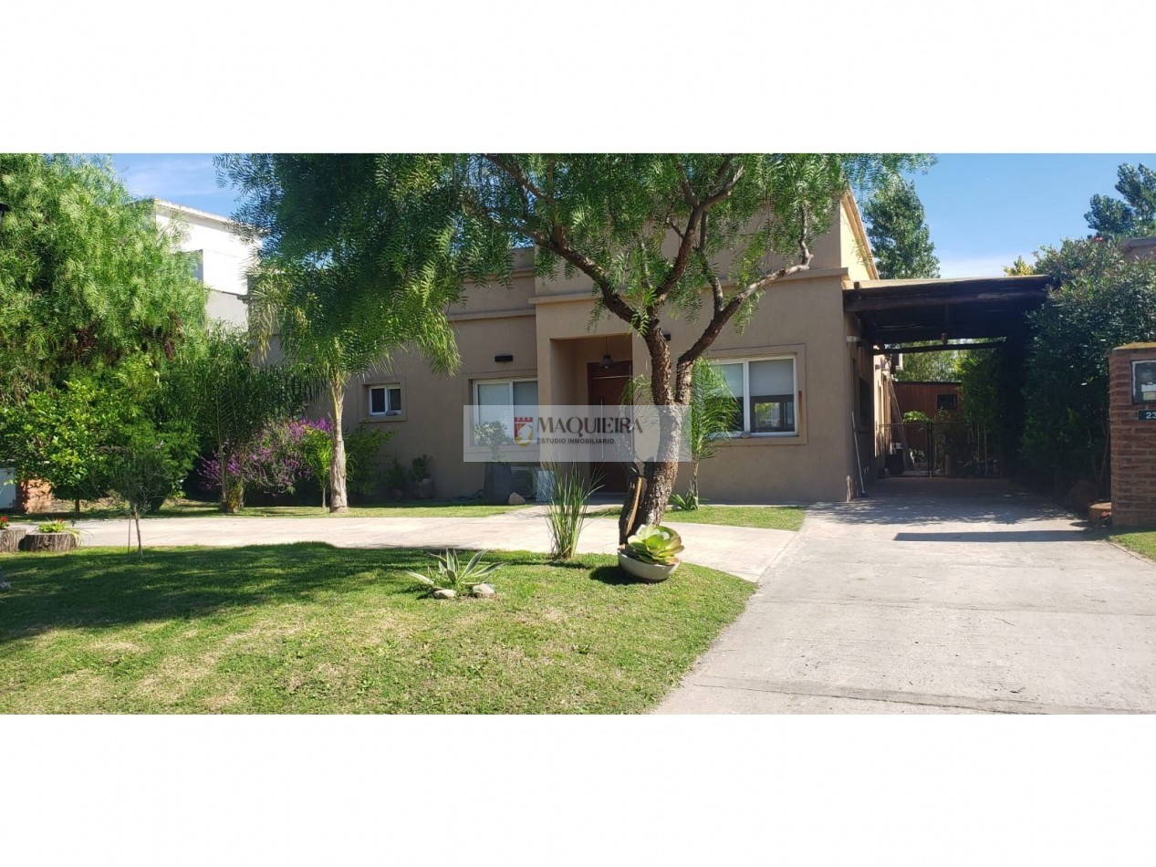 HERMOSA PROPIEDAD EN 1 PLANTA, 3 DORM. 1 SUITE C/VEST. PILETA.