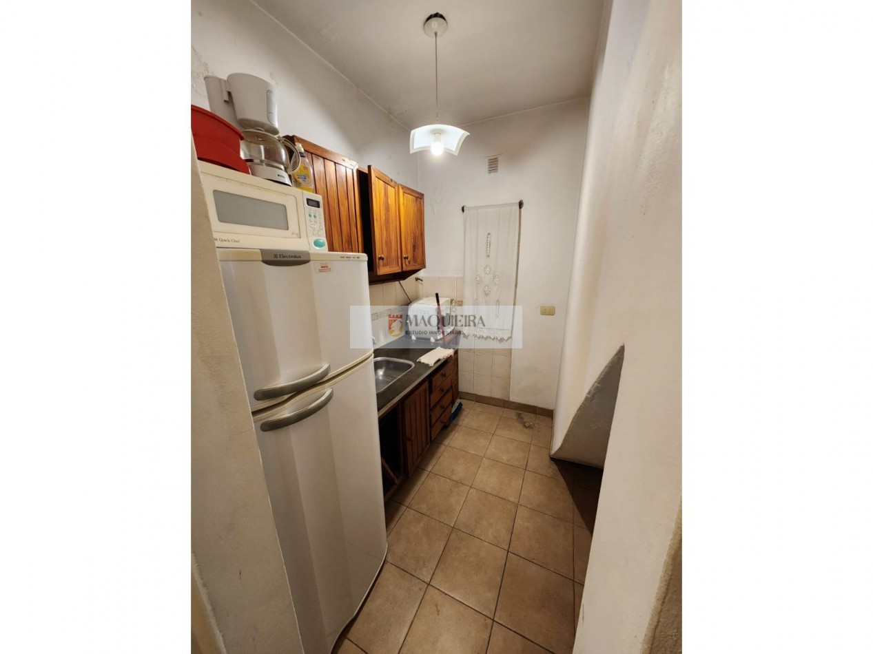 VENTA EN BLOCK-CASA EN DOS PLANTAS -SON 3 PH VIVIENDAS Y LOCAL COMERCIAL-COCHERA-TERRAZA