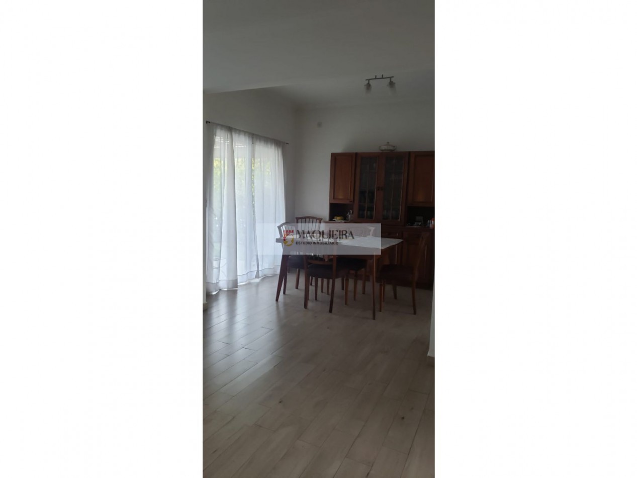 HERMOSA CASA 4 AMB. 3 DORM 1 EN SUITE C/VEST.