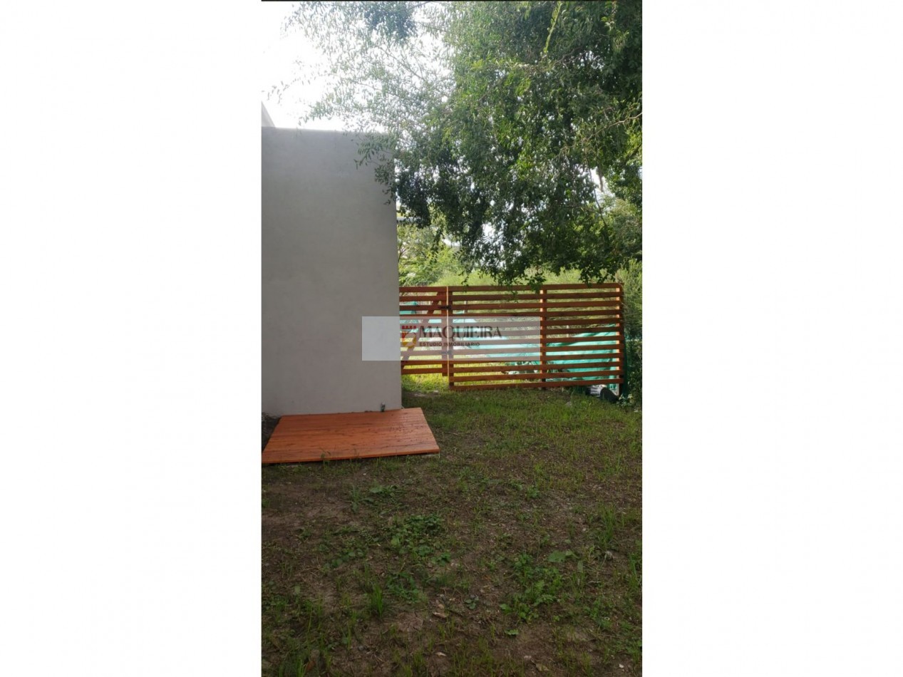 IMPERDIBLE PROPIEDAD! DOS PLANTAS, 4 DORM, 1 SUITE, 1 SERVICIO. GALERIA CUB. Y PARRILLA