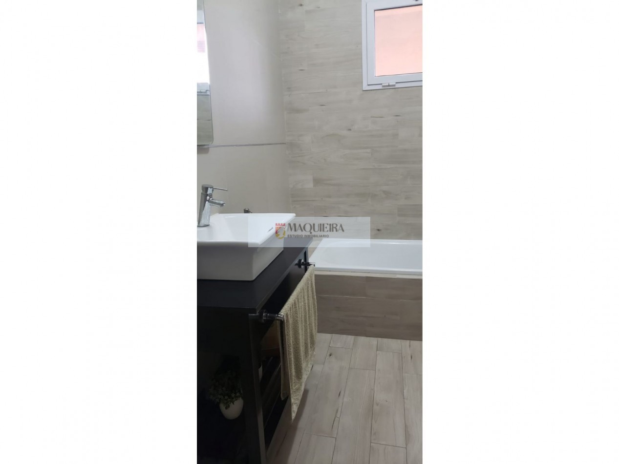 HERMOSA CASA 4 AMB. 3 DORM 1 EN SUITE C/VEST.